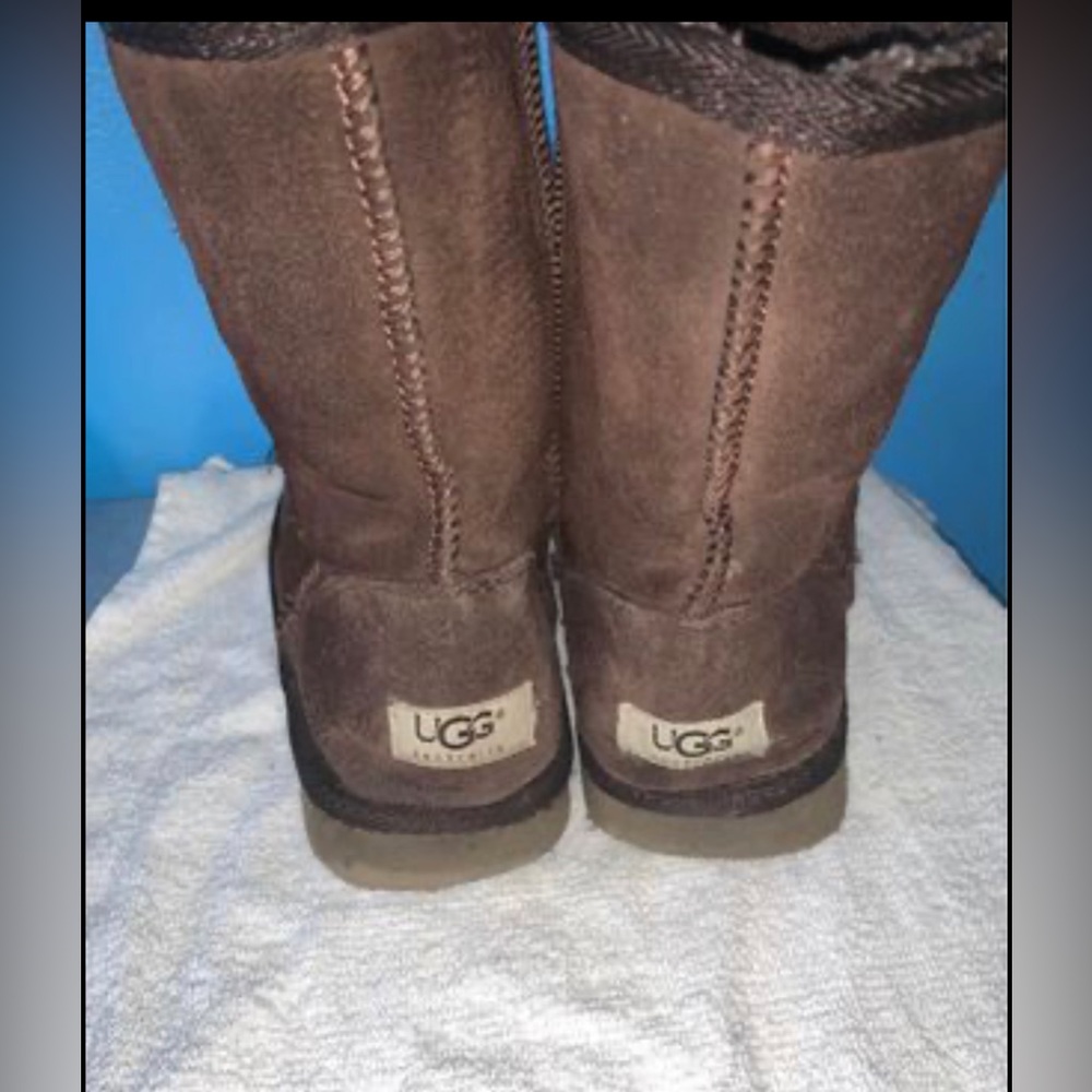 Uggs - image 2